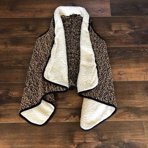 Virago Black Tan Poncho Style Vest SM/Med